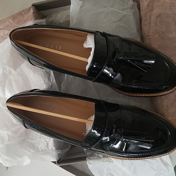 AMAZING Franco Sarto Patent Leather Loafers - Picture 3 of 4